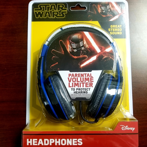 🔥NIB, Kids Disney Star Wars Head Phones